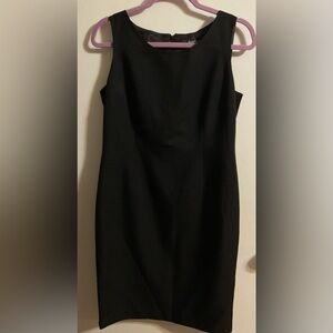 Women’s 8P Evan-picone Black Dress.